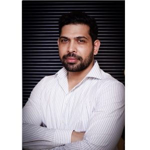 Precision and Innovation in Orthopaedics: Dr. Dibya Singha Das on Robotics and Opulent Gold Knee Implants